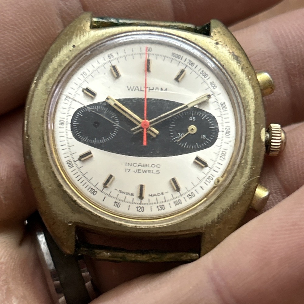 VINTAGE 1970s Waltham Valjoux 7733 Chronograph Surfboard Panda Dial Watch RUNS